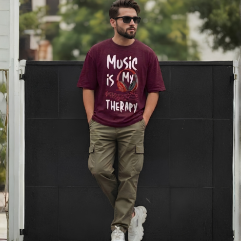 Oversized T-shirt - Music is My Therapy
